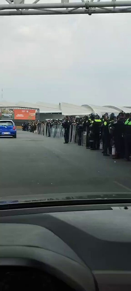 Así la llegada a la T1 del AICM. Vía J. Pacheco. Las noticias en