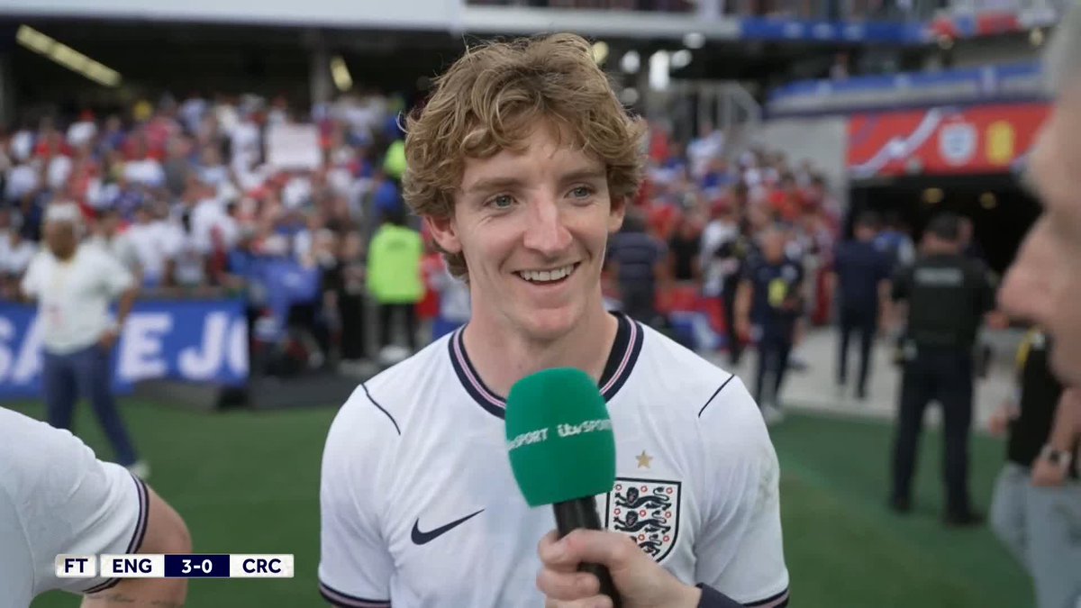 🗣️ "I was buzzing H was off... I love penalties, I love the pressure of them." 🗣️ "The heat is not really a problem now." Declan Rice and Anthony Gordon speak to Gabriel Clarke after victory over Costa Rica 🏴🇨🇷
