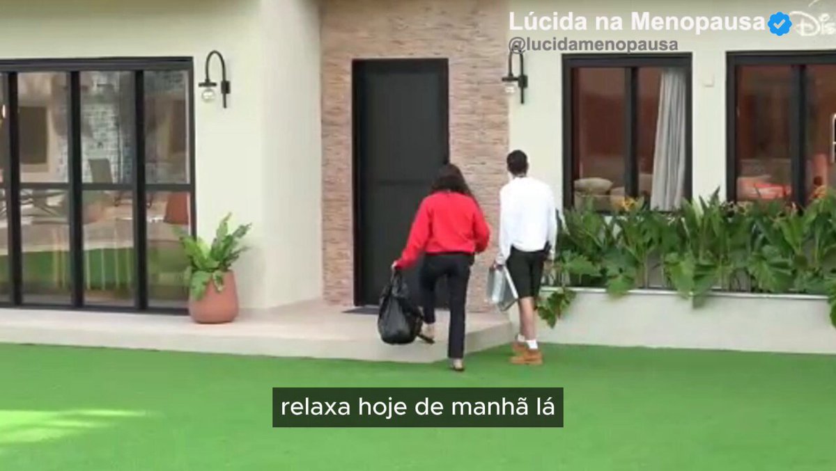 😡Vídeo de Andressa falando que acha que Sheila simulou seu mal estar😡 As pesquisas apontam a saída de Andressa amanhã. A moça tem apenas 22 anos, estuda ENFERMAGEM e o motivo porque sou a favor de sua saída, é bastante relevante. Andressa precisa encontrar sua mãe, e ser acolhida, ensinada e voltar pra vida que quiser, ela pode se permitir errar sim, mas não diante de tanta gente, e de forma tão profunda que comprometa seu futuro. Essa moça precisa de ajuda psicológica também antes de seguir a profissão que escolheu, pra qual ela talvez não esteja preparada hoje e talvez nunca. Espero que assim como Vini, João e os demais que já saíram, ela caia no esquecimento da maioria, já caíram no meu. Um esquecimento que permita a cada um deles não pagar caro demais pela exposição despreparada em um reality realmente de baixo custo e experimental. Nesse vídeo, todo amargor e inveja falam mais que princípios de uma vida que apenas começa, mas Andressa já devia saber que plantio é opcional, mas colheita é sempre obrigatória. Idade é relevante, mas com 22 anos muita mulher já é mãe e sustenta família...#ForaAndressa #CasadoPatrão