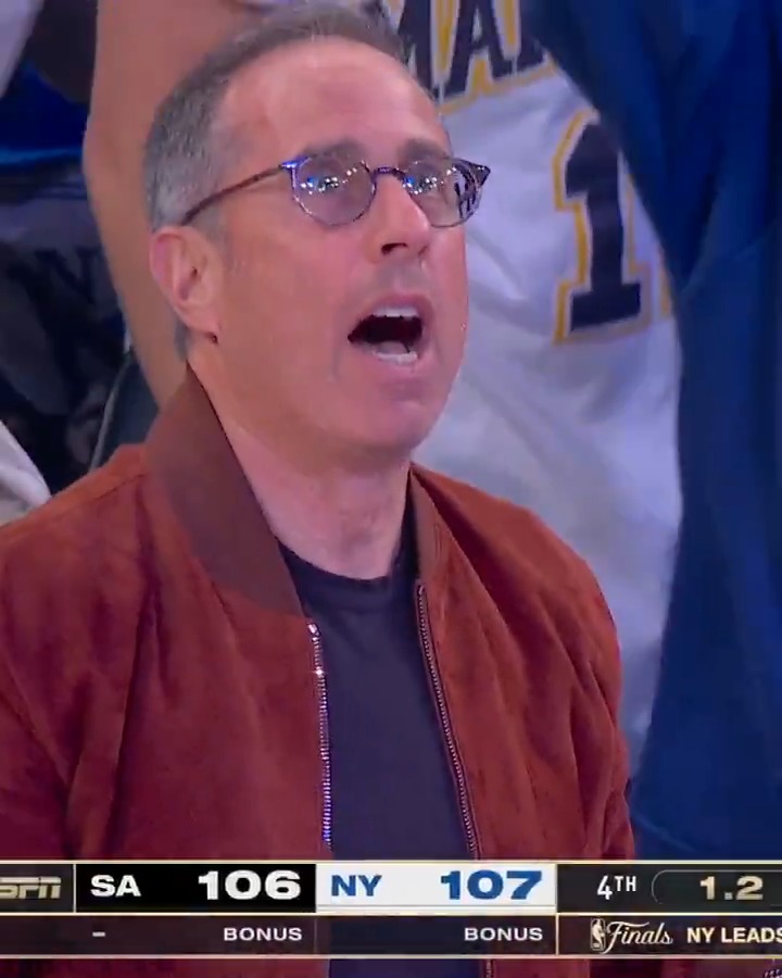 Knicks fans were completely shocked 😭