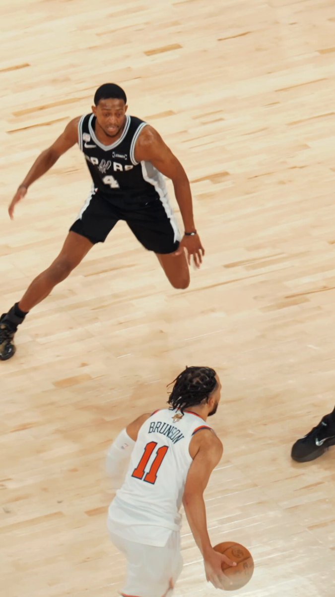 Increíble. Ya es una de las canastas más icónicas en la historia de las #NBAFinals🏆