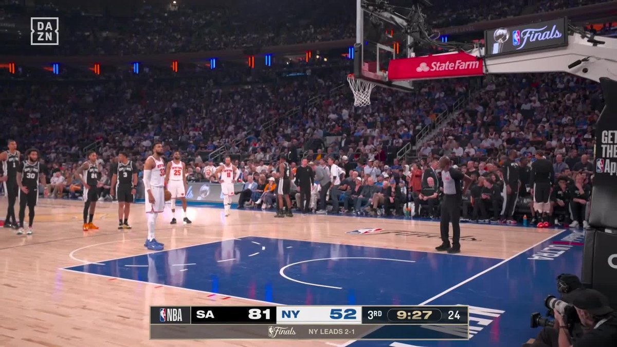 Póntelo en bucle. PORQUE ES UNA AUTÉNTICA LOCURA 🤯 La remontada completa de los Knicks contra San Antonio. De perder de 29 puntos a ganar el partido 🔥 Jalen Brunson y OG Anunoby. Batman y Robin salvando a Gotham 💥 #NBAxDAZN 🏀 🇺🇸