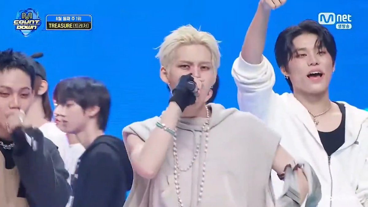 #TREASURE’s FIRST ENCORE IS HERE! 🔥 After all your endless love and hard work, Teumes, this moment is your beautiful reward. Congratulations! 👏🥂 #IFI1stWin #IF_I_1stWin #TREASURE4thWin