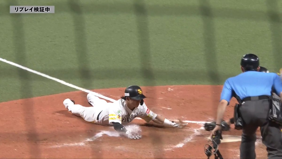 勇ちゃんの神走塁！！👏👏 2塁走者の福岡ソフトバンク 野村勇 選手が激走を見せる！🏃💨💨💨💨 リプレー検証も判定変わらず！✨ 牧原大成 選手のタイムリーヒットで勝ち越しに成功！✨ 👇日本生命セ・パ交流戦見るならパテレ！