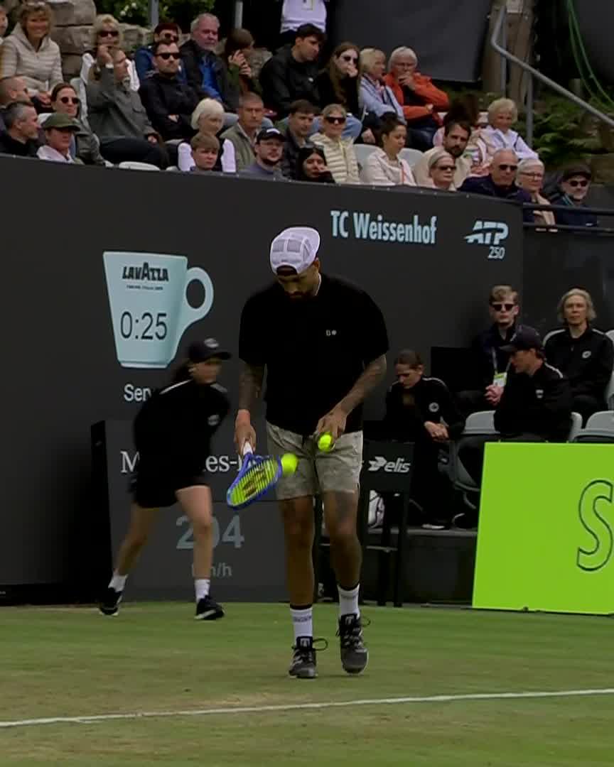 Expect the unexpected 😉 Nicholas Kyrgios with the underarm serve on set point 👀 Cross Vincent | #BOSSOpen