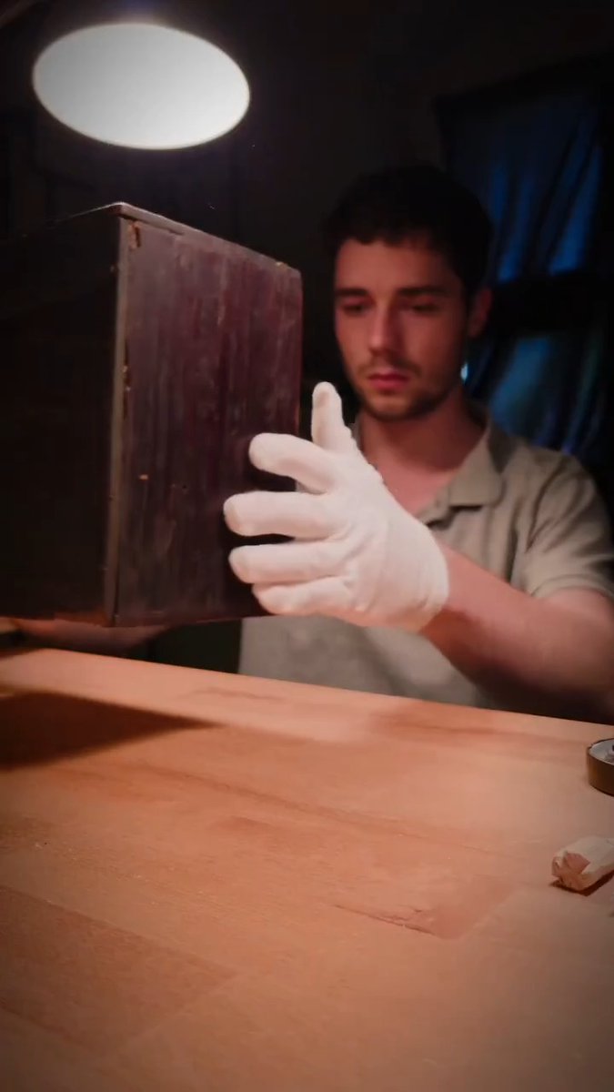 The restoration process of a 250 year-old Japanese wooden statue from the Edo period, carried out by Asaya.