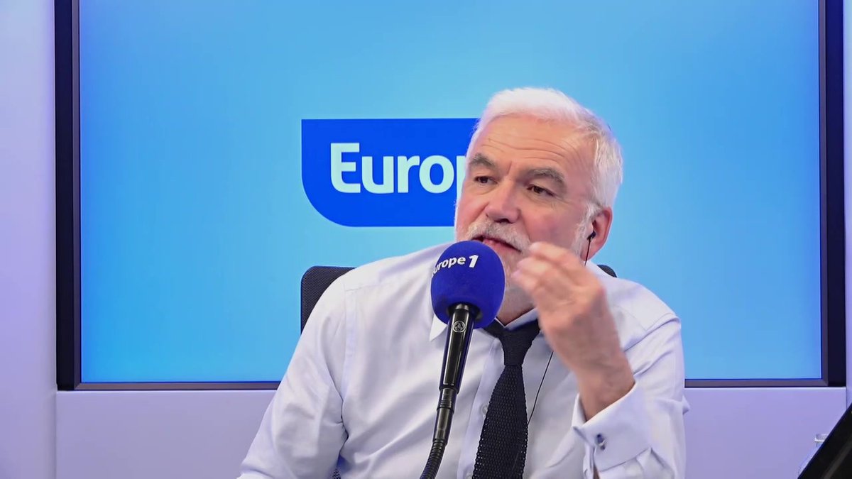 💍 "Le moment où tu vas récupérer ta bague, tu n'auras qu'une envie, c'est de lui demander le soir même" Raconte Eliot Deval, fraîchement fiancé, à qui Gauthier Le Bret avait prévenu que sa demande de fiançailles arriverait plus tôt que prévu 🎙️ #Europe1 dans #PascalPraudEtVous