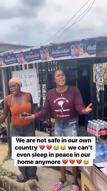 Video showing some angry Yoruba women condemned the government on insecurity saying that We are not safe in our home, we can’t sleep in peace, we afraid because of the insecurity in the country 💔💔💔 NIGERIA how did we get here ? Repost and drop your views..