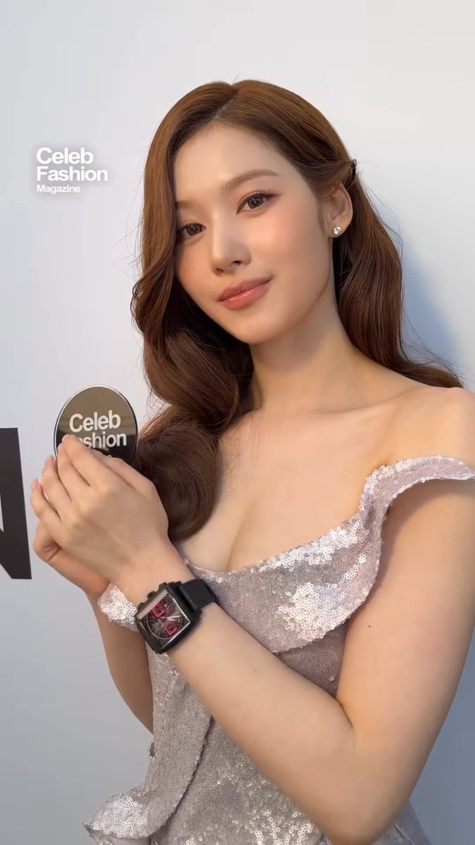 SANA IN THIS LOOK WILL GO DOWN IN HISTORY