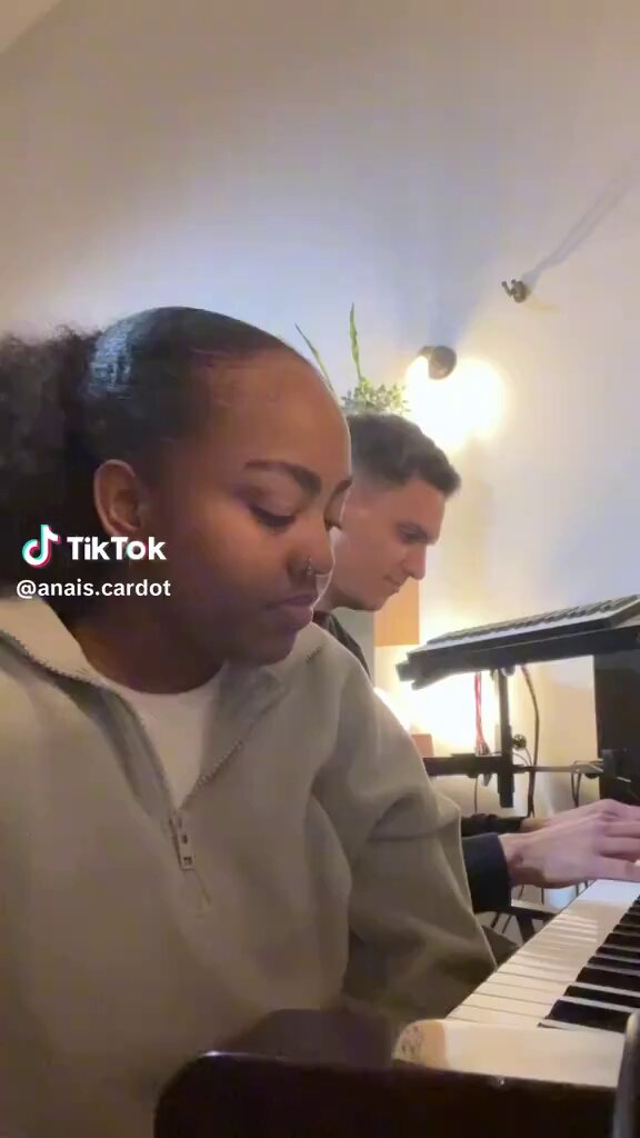 Wizkid &amp; Anais Cardot's "Slow" is special 🥺♥️