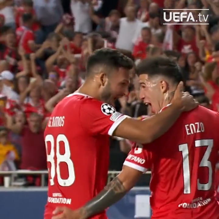 Tenho visto umas comparações esquisitas nos últimos dias 😂 Nenhum médio que esteja na liga portuguesa atualmente vale meio Enzo de qualidade.