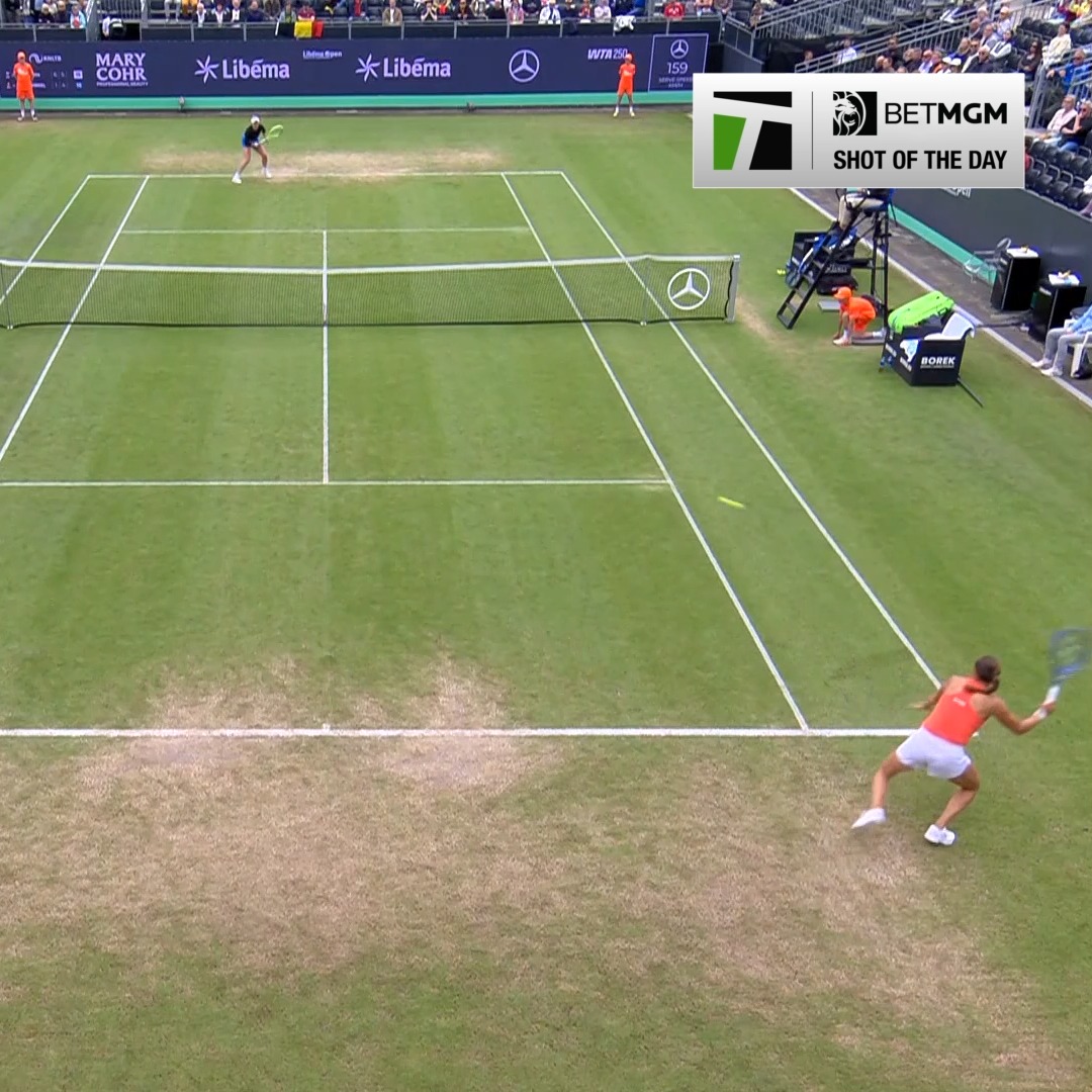 The 2024 Wimbledon champ knows how to land a lob 🙂‍↕️ Barbora Krejcikova wins our BetMGM 🦁 Shot of the Day 👏 #libemaopen