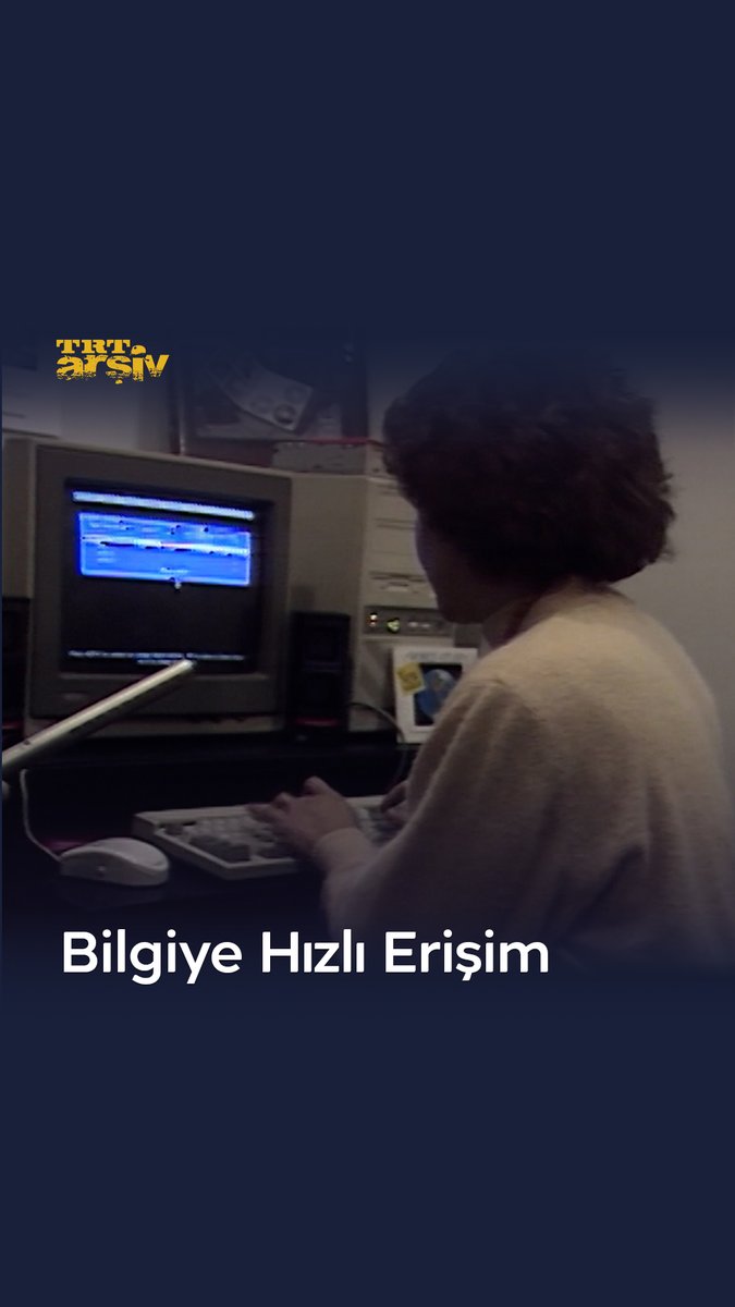 Nereden nereye… 🥲 1991 yılında Kitap Fuarı’nı ziyaret ediyor ve “bilgiye hızlı erişim çağı“nda bilgisayarda bilgi taratıyoruz. 💾
