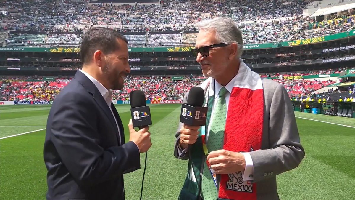 Día alegre en el Estadio Ciudad de México 🏟️ Ricardo Salinas, Presidente y Fundador de Grupo Salinas, listo para disfrutar del México vs Sudáfrica 🇲🇽🆚🇿🇦 #ElCanalDelMundial #MiSelecciónAzteca #ElMundialXAzteca 🔴 EN VIVO y GRATIS México vs Sudáfrica:
