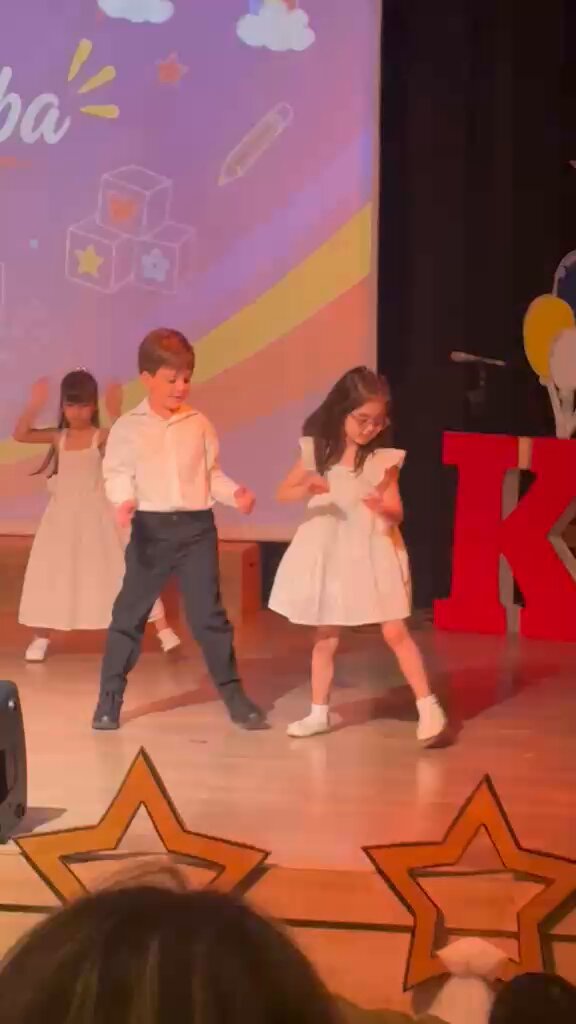 Bizim fındığın ilk mezuniyeti ve ilk dansı ❤️❤️❤️