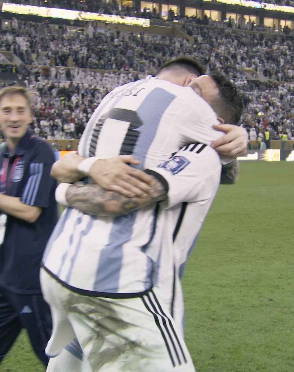 “All the suffering is finally behind you.” This moment between Lionel Messi and Ángel Di María after winning the 2022 FIFA World Cup for Argentina 🥹❤️ 📺 Ángel Di María: Breaking Down the Wall