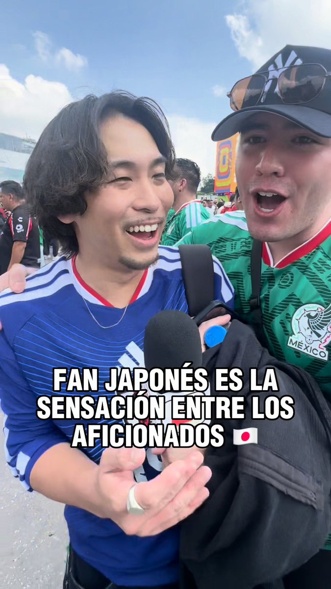 ¡YA ES PARTE DE LA FIESTA MEXICANA! 😂 🇲🇽 Este japonés 🇯🇵 sí que disfruta del ambiente en CDMX.