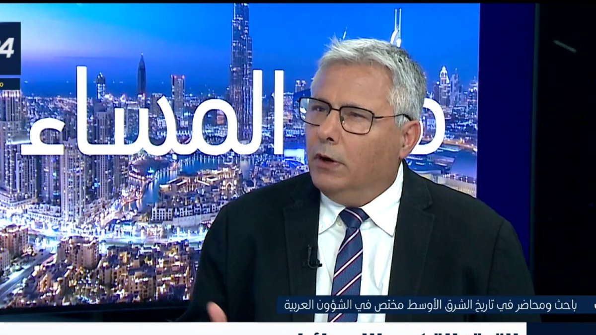 محلل اسرائيلي :"الجيش التركي يعرف كيف يقصف الاكراد في العراق وسوريا من الجو لكنه يفشل بالحرب وجها لوجه.. اردوغان يسعى لأن يكون سلطانا وقمع الجيش التركي ..تركيا دولة إرهابية تؤثر على الجميع" رابط الحلقة: #إسرائيل #تركيا #سوريا #لبنان