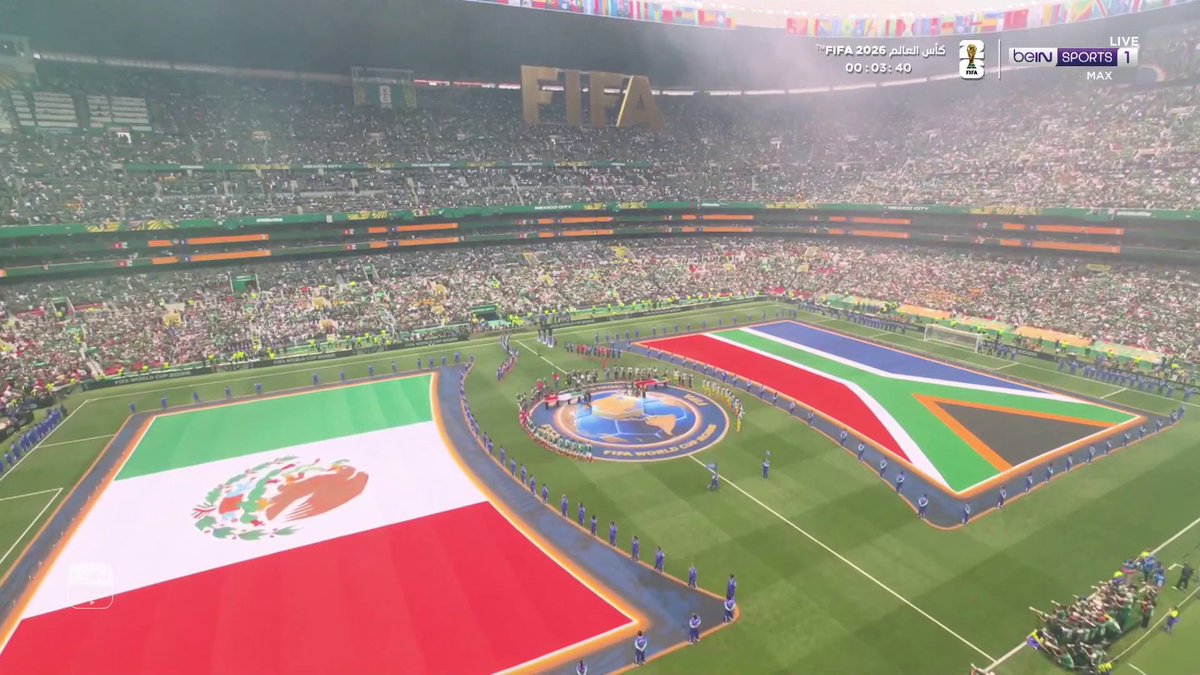 لأول مرة في تاريخ كأس العالم... الـ FIFA يعتمد نظاماً جديداً لعزف وغناء النشيد الوطني للمنتخبين المشاركين في المباراة حيث سيقوم كل أفراد المنتخب بمن فيهم الاحتياطيين بالوقوف في دائرة المنتصف وغناء النشيد الوطني 🎵🤩 #كأس_العالم2026 | #مونديال2026 | #كأس_العالم