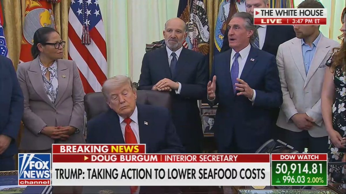 Trump struggles to keep his eyes open while Doug Burgum rambles about fishing