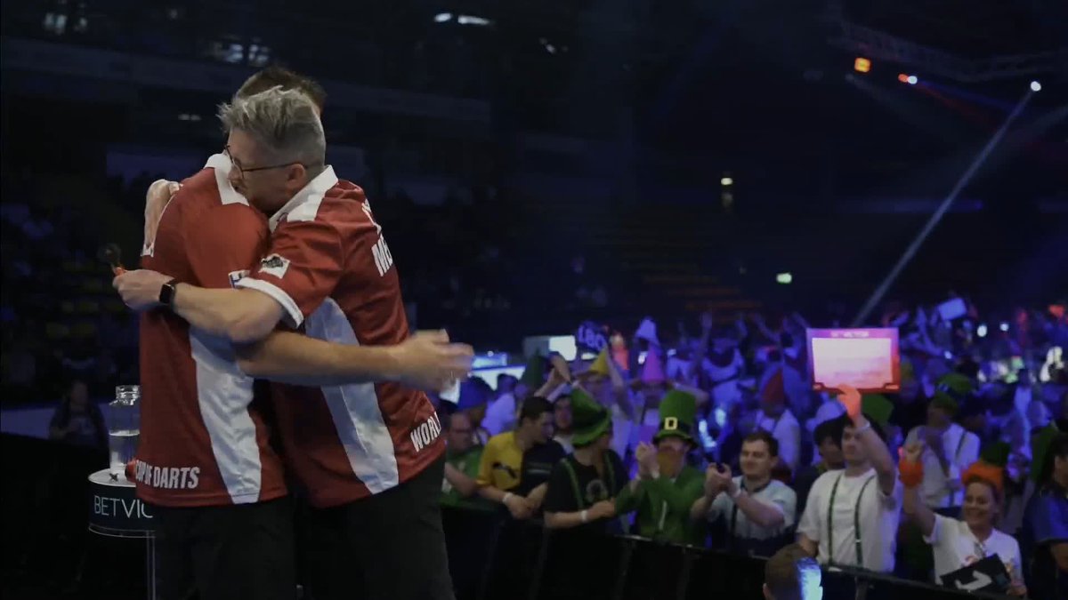 LATVIA UP AND RUNNING! 🇱🇻 Madars Razma and Valters Melderis reel off three straight legs from 2-1 down to defeat Italy in their Group J opener! 📺 #WCOD26