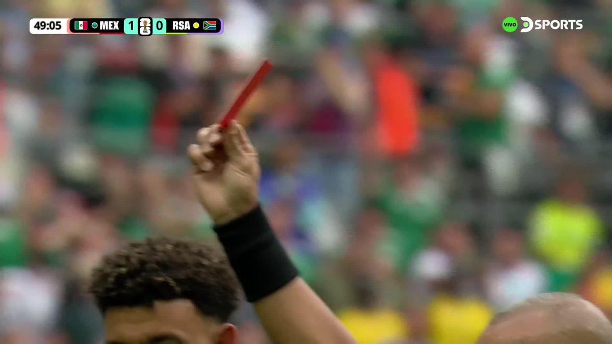 MALAS NOTICIAS PARA SUDÁFRICA Sithole lo bajó a Gutiérrez y vio la tarjeta roja por último recurso. México sigue ganando 1-0 en el partido inaugural del #MundialEnDSPORTS. #CopaMundialFIFA