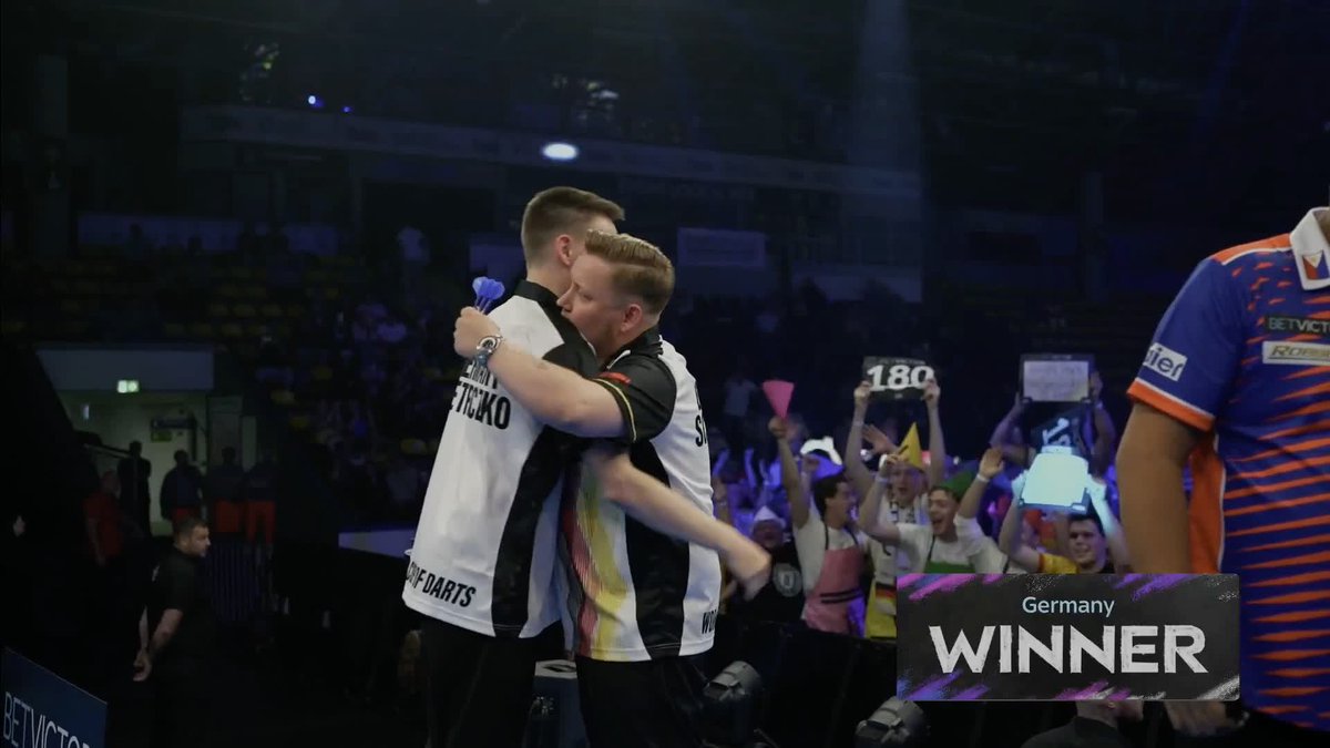 GERMANY WHITEWASH THE PHILIPPINES 🇩🇪 What a performance from the hosts! Martin Schindler and Ricardo Pietreczko average 101.9 to demolish the Philippines in straight legs! 📺 #WCOD26