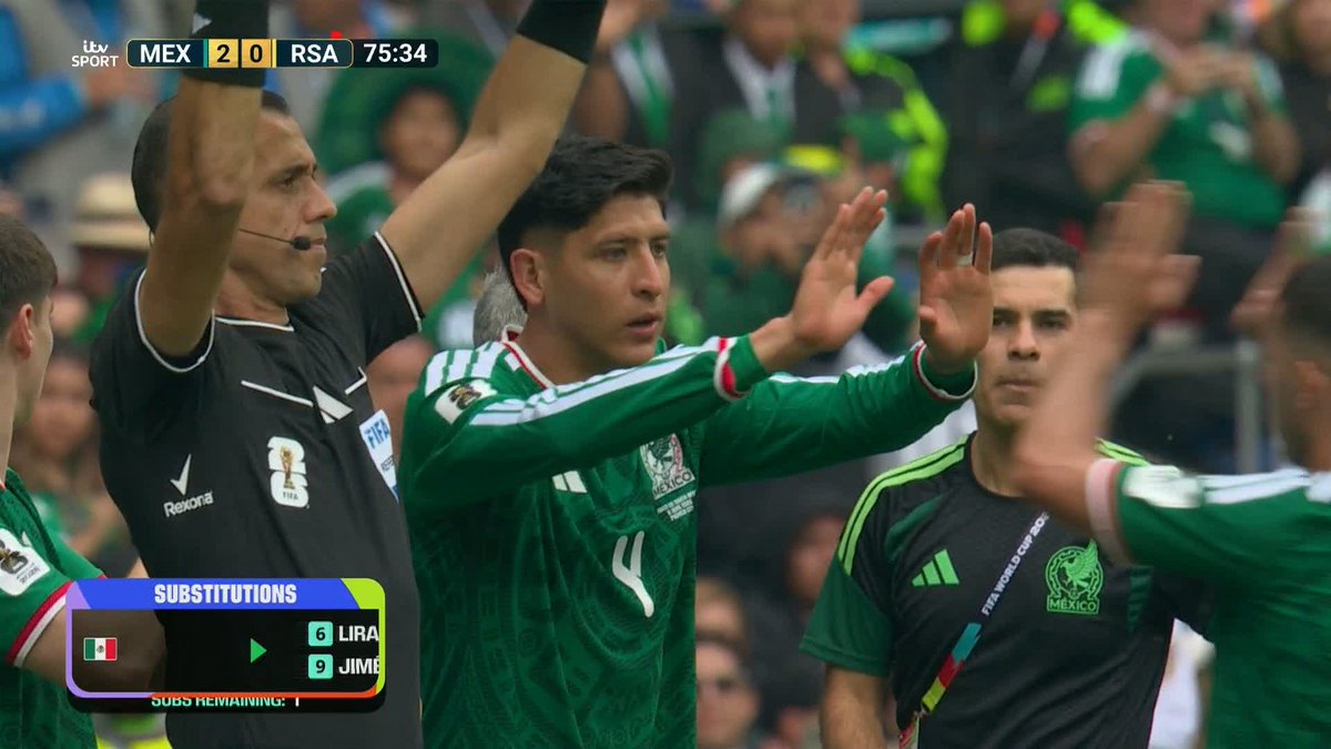 Edson Alvarez, Güney Afrika karşısında oyuna dahil oldu.