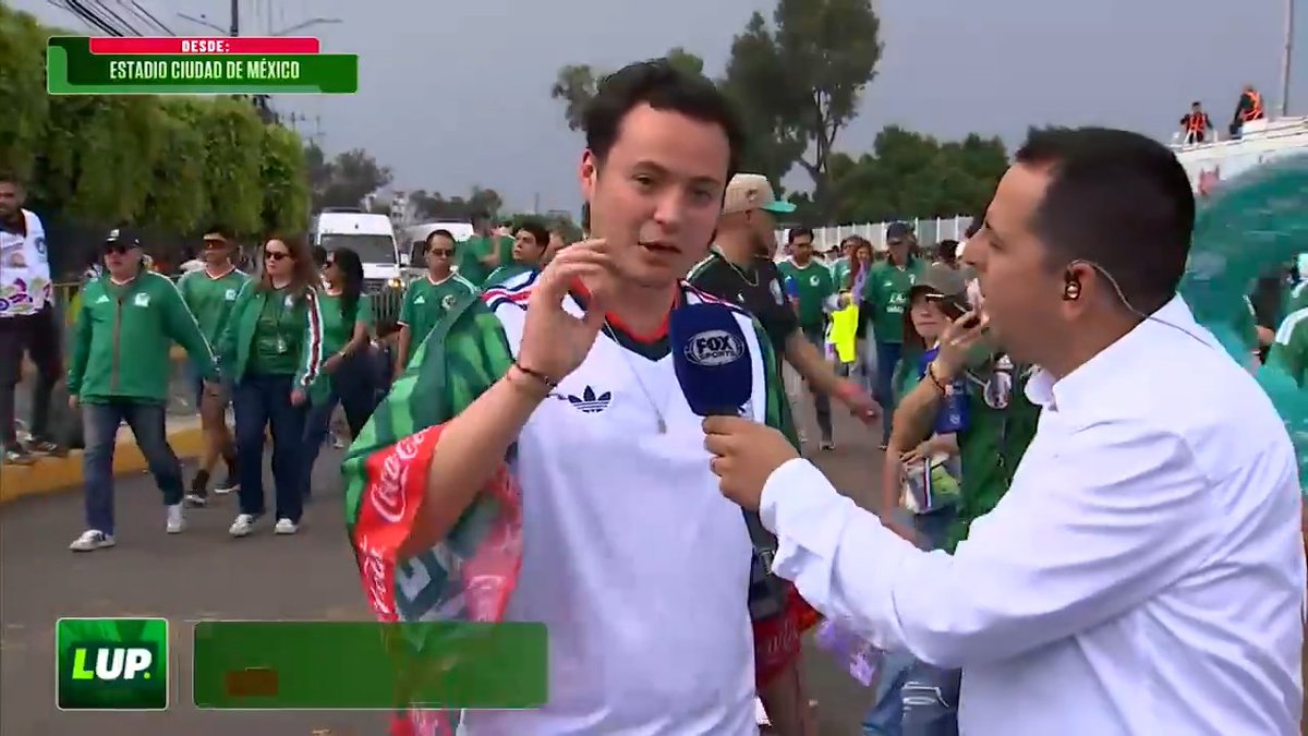 ‘NO TIENE IDEA DE CUÁNTO GASTARON SUS PAPÁS, PERO ESTÁ CONTENTO’ 🤭 Carlos Rodrigo Hernández. 🥑 tiene el FOX Populi desde el Coloso de Santa Úrsula tras la inauguración 🏟️ ‘UNA CERVEZA ESTABA ALREDEDOR DE 320 PESOS’ 🤯 #LUP #LaCopaxFSMX