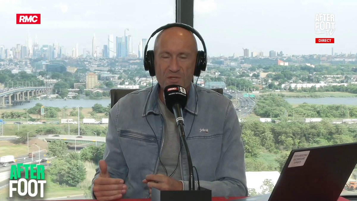 🇸🇳 Gilbert sur l'affaire de la fouille des Sénégalais sur le tarmac de l'aéroport à leur arrivée aux USA : "Cette procédure est très fréquente aux Etats-Unis. Sur cette affaire, il y a beaucoup de fake news et zéro scandale." #RMCLive