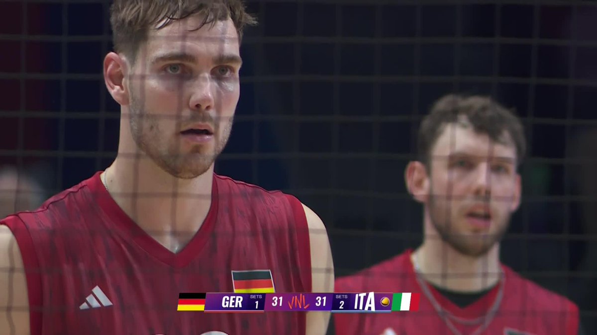 #VNL2025 THE DRAMA. 🥶🔥 Italy 🇮🇹 take the decisive set 33-31 after an absolute battle against Germany 🇩🇪. #VNL #BePartOfTheGame #Pallavolo