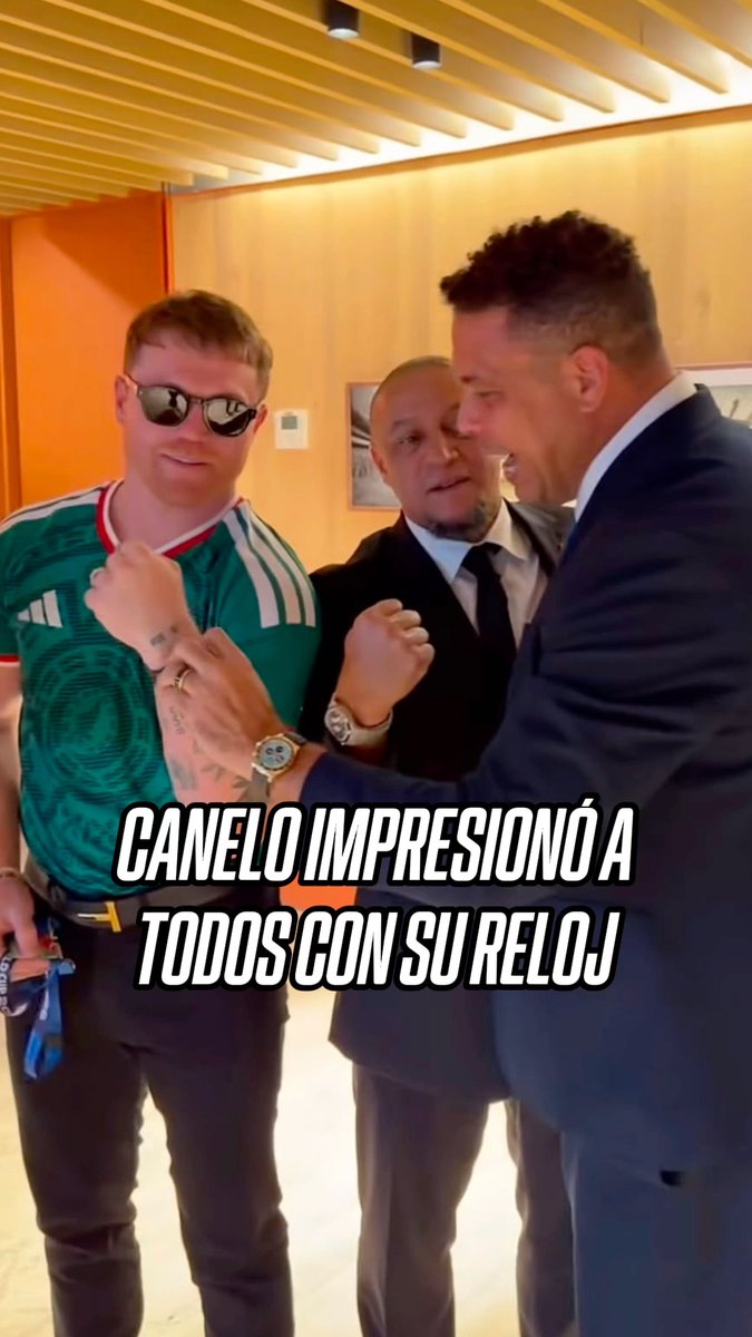 Canelo dejó con la boca abierta a Ronaldo. 🤯 El campeón mexicano se reunió con Roberto Carlos y Ronaldo y todos presumieron sus relojes. 🔥🔥