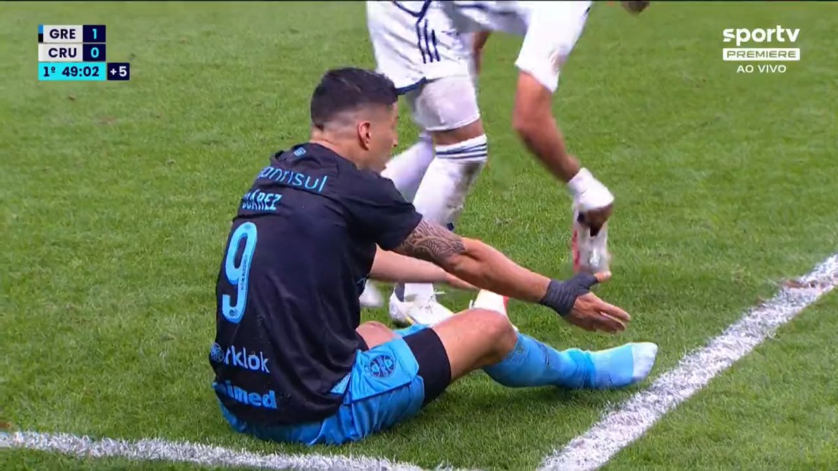 acho que eu NUNCA vou superar esse vídeo do Suárez KKKKKKKKKKKKKKKKKKKK e a atitude do Marlon foi de gênio 😂🇺🇾