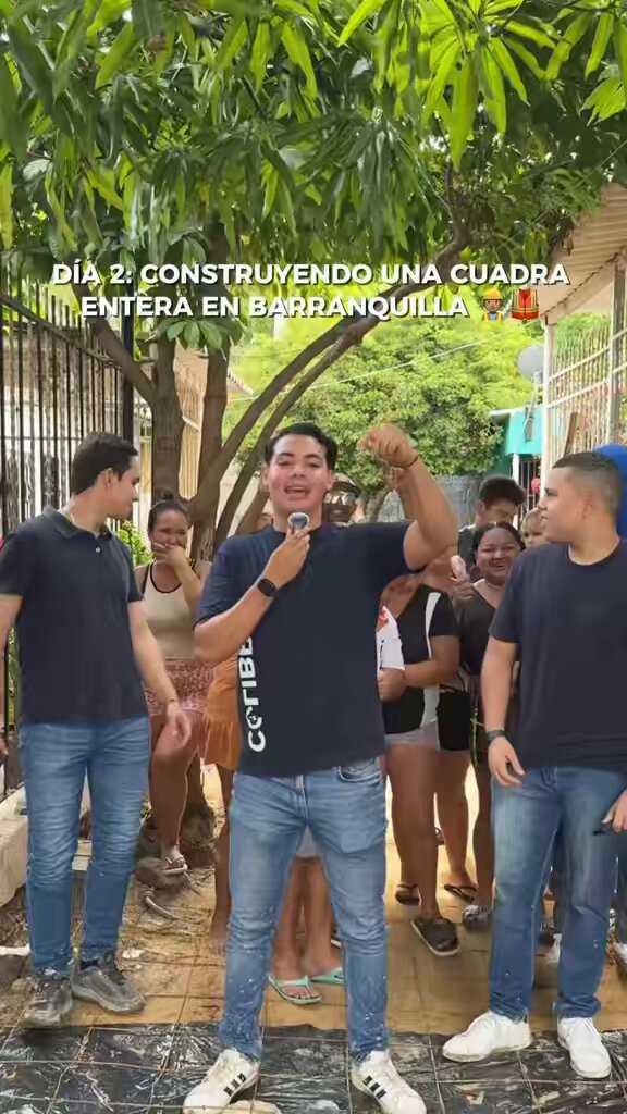 Barranquilla está a 9.000 votos de superar a la izquierda que históricamente ha ganado en la Costa. ¿Saben qué está haciendo la diferencia? Mientras Petro estuvo 4 años hablando borracho, nosotros, con recursos privados, estuvimos pavimentando calles en el sur, yendo a diario a las comunidades, arreglando sus viviendas y ayudando a quien lo necesite. Eso le faltó a la antigua derecha: hay que meterse a los barrios, escuchar y, sobre todo, solucionar. En el Gobierno de Abelardo hay que hacer todas las obras que el Caribe necesita. Si acabamos la precariedad de nuestra gente, la izquierda no tendrá cómo comprar sus conciencias.
