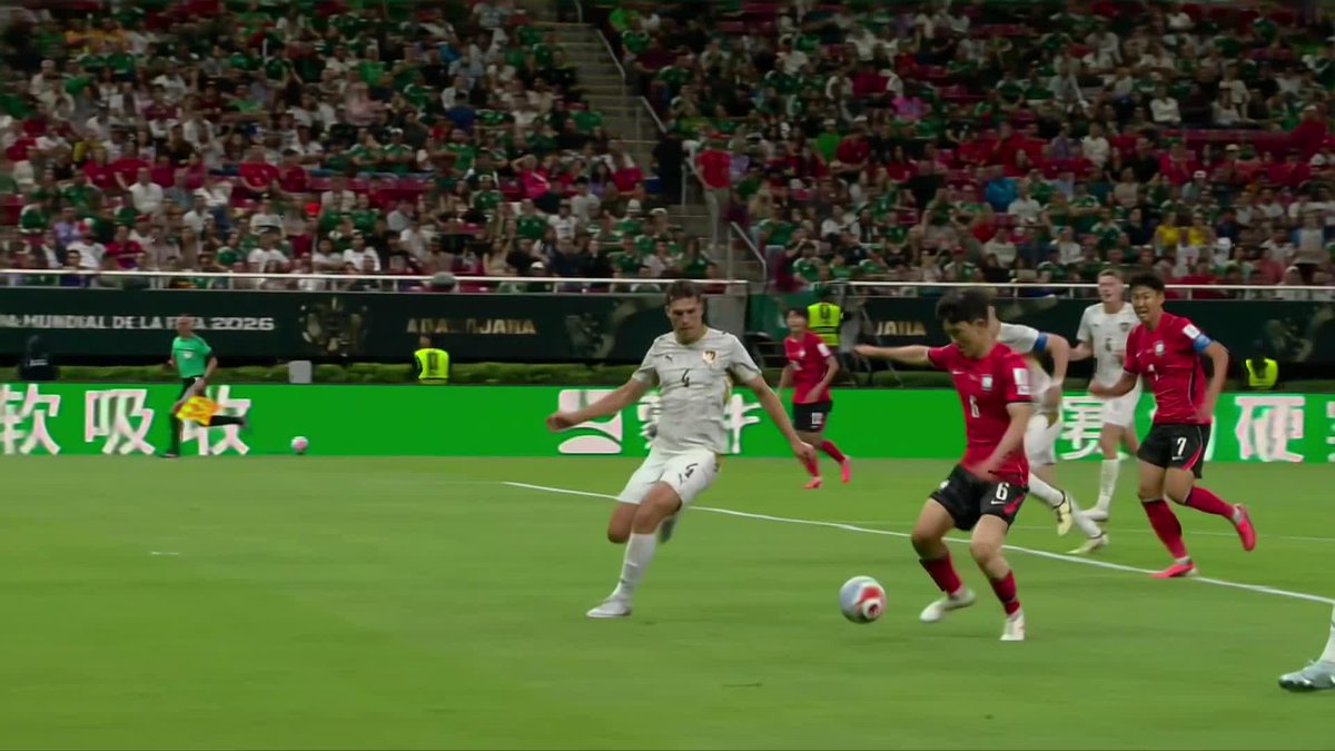 THE EQUALIZER! It's Hwang In-Beom who just barely gets it over the line!