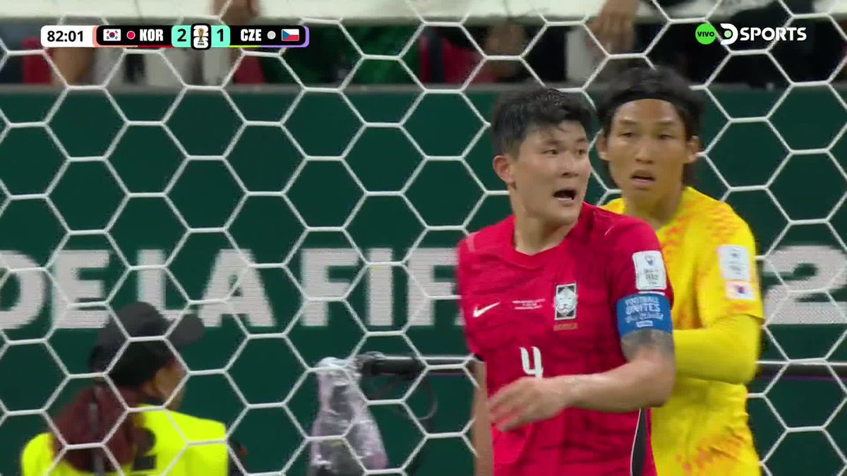 Que locura la que saca el arquero. Resista Corea, resista.