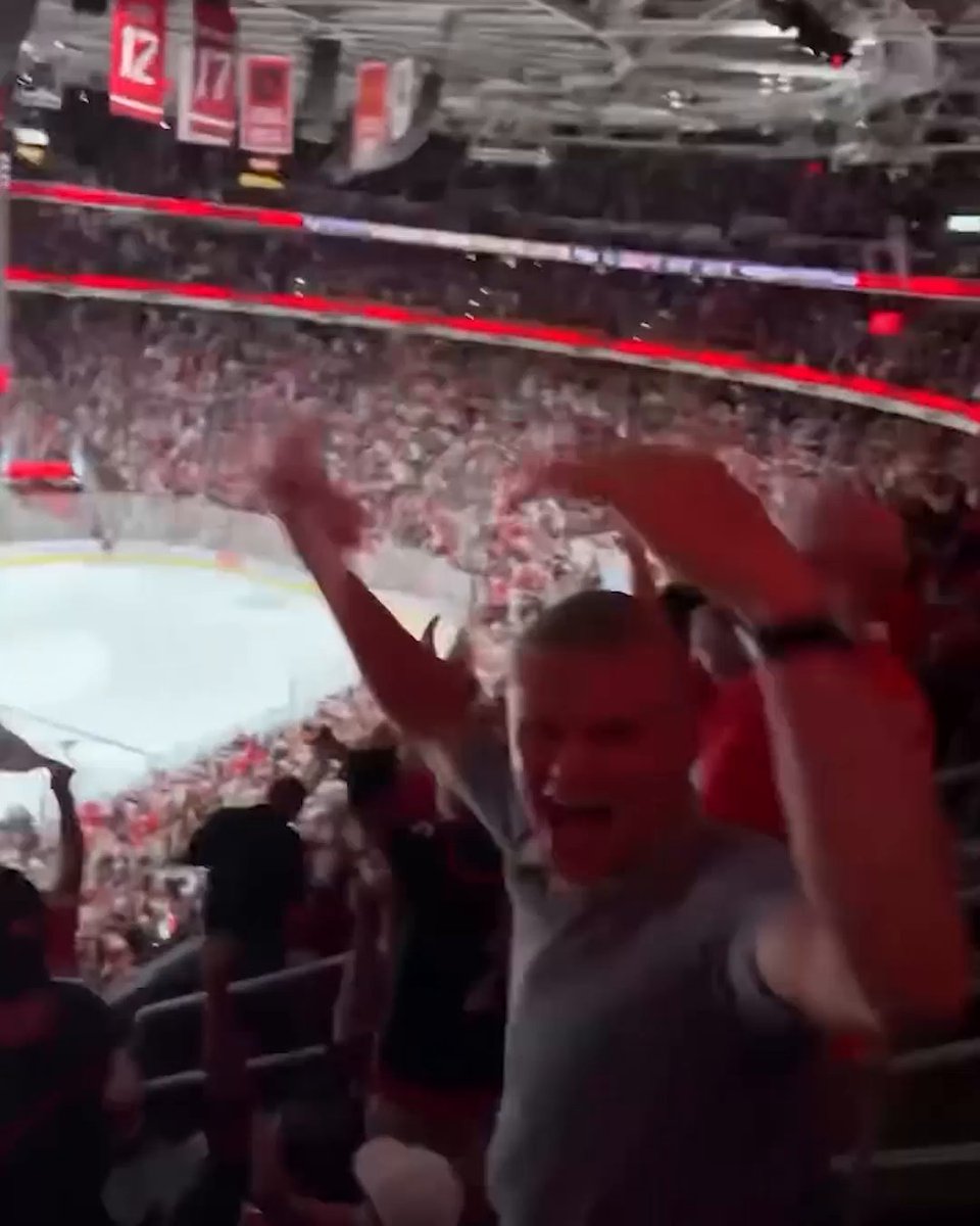 Yep, looks like Erling Haaland's a big hockey fan 🔥 #StanleyCup (🎥: IG/strandlarsen)