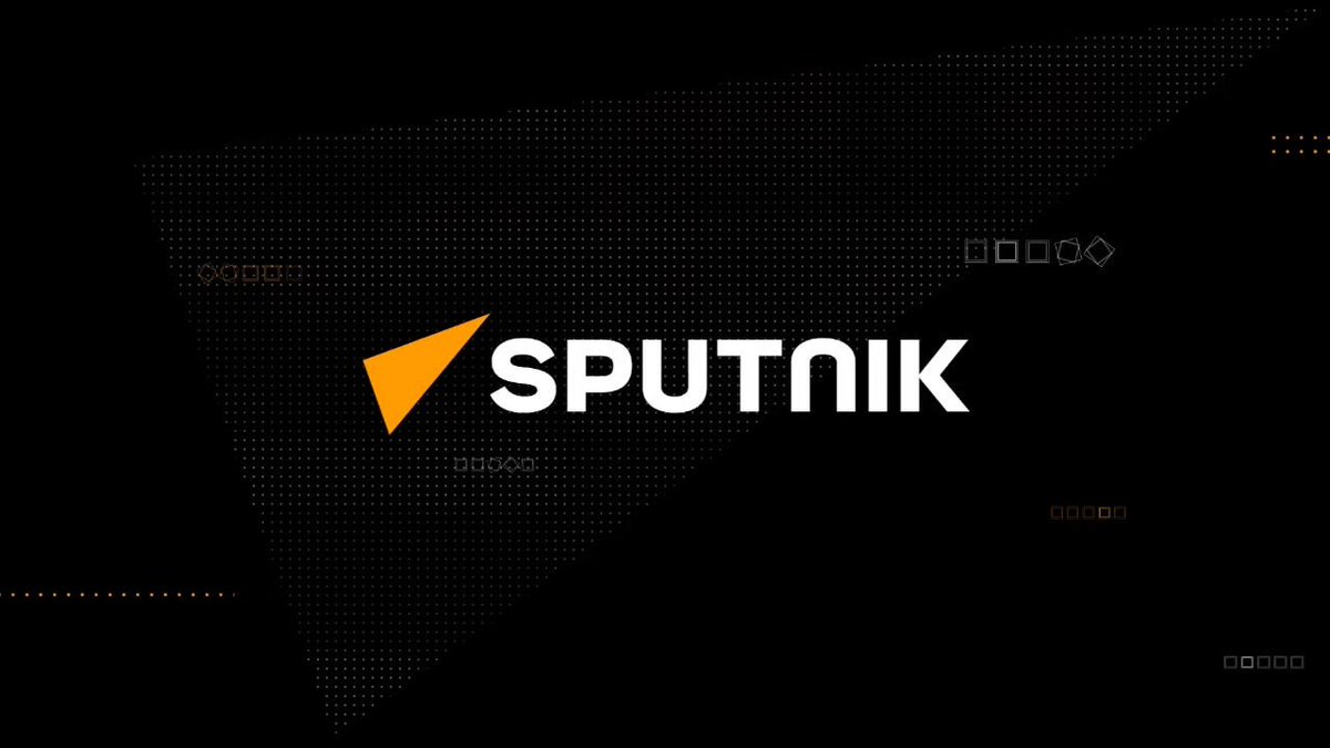 📢🇹🇷 24 yıl sonra Türkiye'nin Dünya Kupası heyecanı başlıyor ⚽️'Mükemmele yakın bir jenerasyonumuz var ama tek eksiğimiz klasik bir 9 numara. Montella santrforsuz sistemle çözmeye çalışıyor. Kerem Aktürkoğlu'nu 9 numara olarak görebiliriz' ⚽️'48 takım benim için skandal. Daha fazla sıkıcı maç izleyeceğiz' 🗣️ Futbol yorumcusu Gökhan Dinç, A Milli Futbol Takımının son durumunu, Montella'nın taktiğini ve 48 takımlı yeni Dünya Kupası sistemine yönelik eleştirilerini Zeynep Gökalp'le Anlat Bakalım'da değerlendirdi Gökhan Dinç #SputnikÖzel