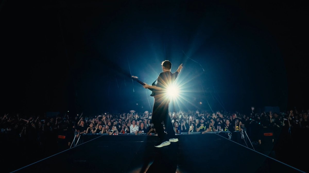 🎸 muse annonce son grand retour en France ! 📍 Paris La Défense Arena – 27 novembre 2026 📍 Montpellier – 3 &amp; 4 décembre 2026 Nouvel album The Wow! Signal le 26 juin — une nouvelle ère démarre 🔥 🎟️