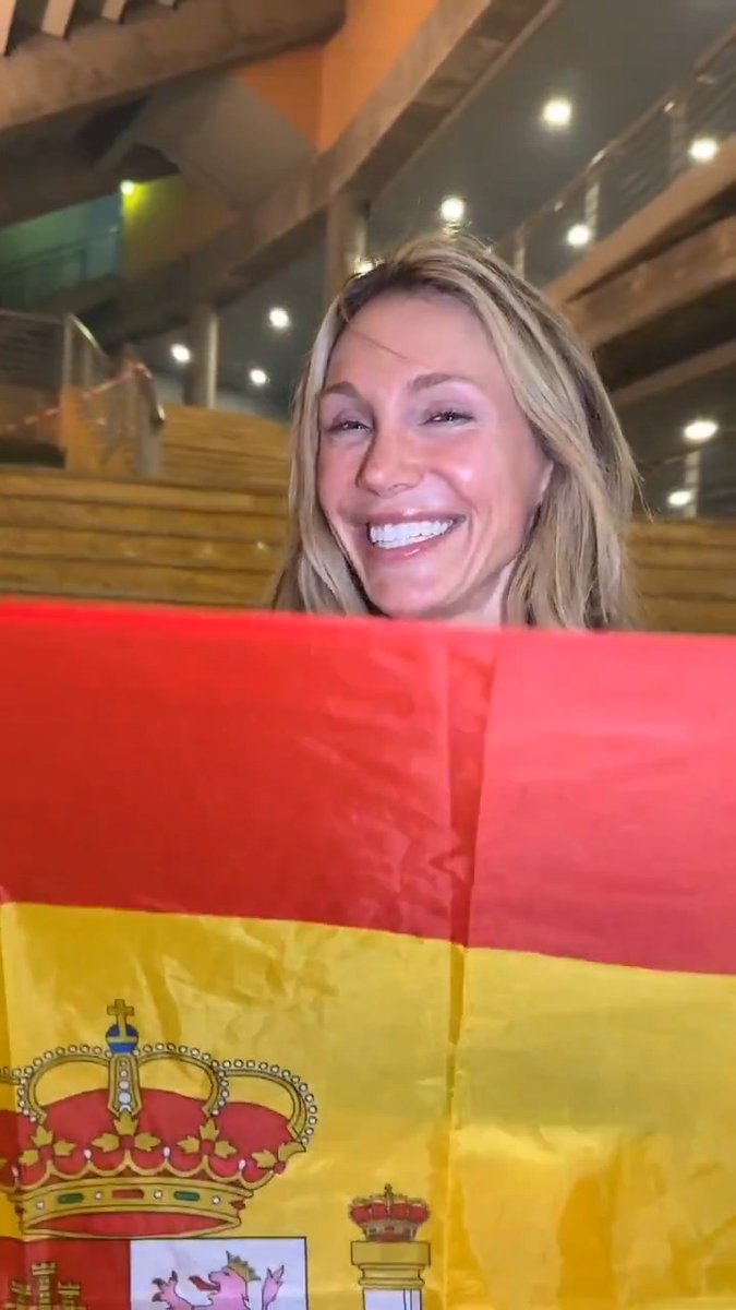 ¡¡Vamos!! 🇪🇸 ¡Gracias por haber recibido a las Superestrellas con los brazos abiertos y con tanta energía durante este tour, familia! ❤️‍🔥 Danhausen Charlotte Flair Axiom Nathan Frazer blakey ♡ Ricky Saints