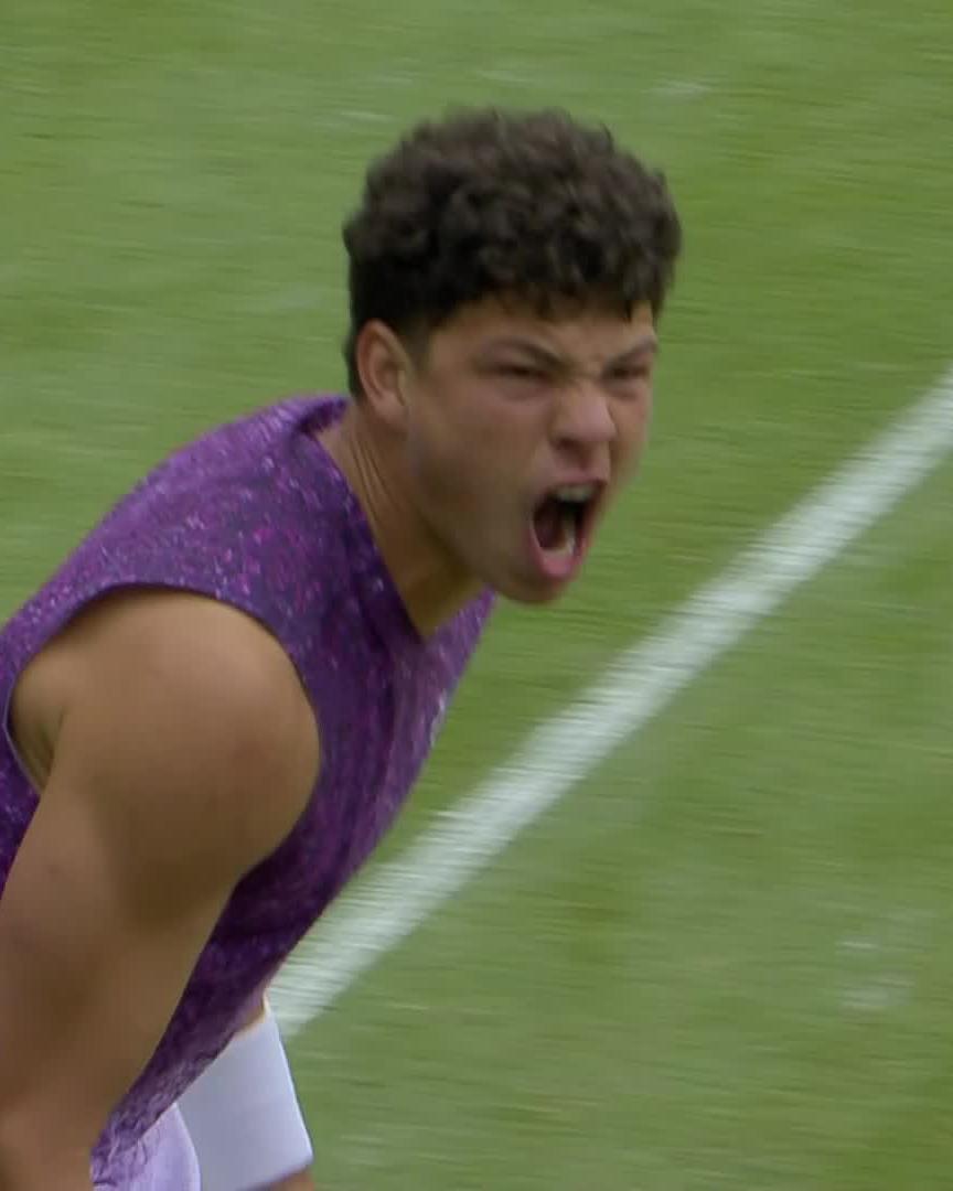 Shelton survives the rollercoaster ๐ข The top seed saves a match point and overcomes Giron 6-7 6-4 7-6 in a two-day battle! BOSS OPEN | #BOSSOpen