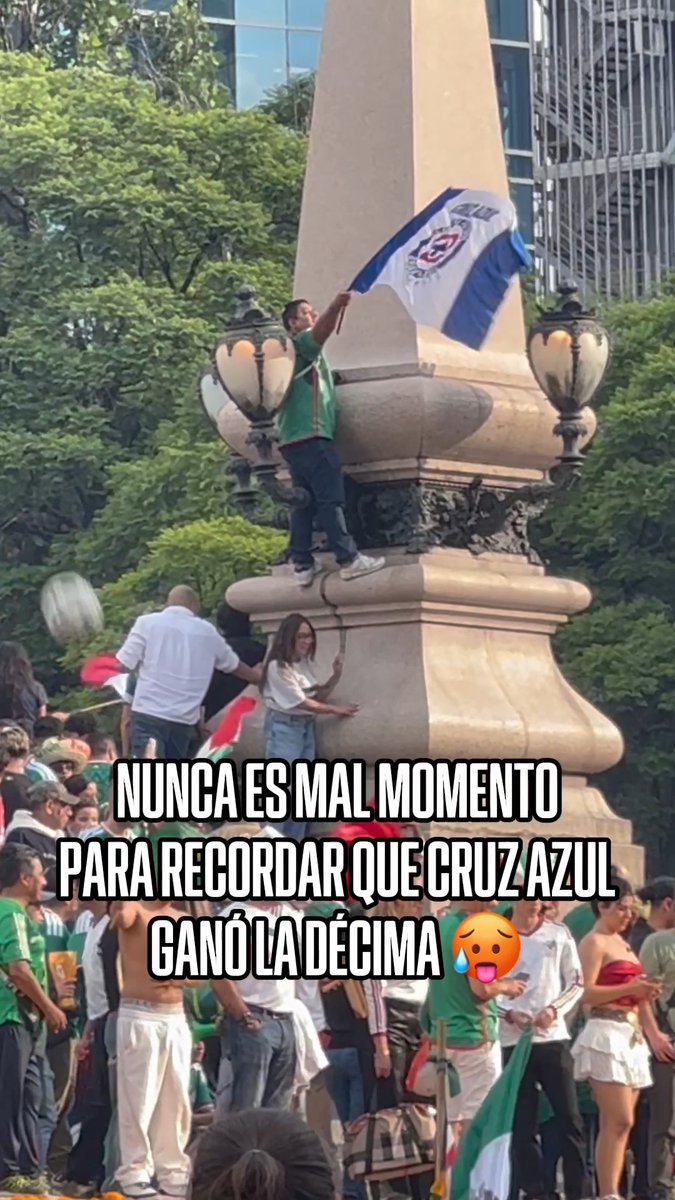 😅 Este fan quiso recordarles a todos en el Mundial, que Cruz Azul es el actual campeón del futbol mexicano.