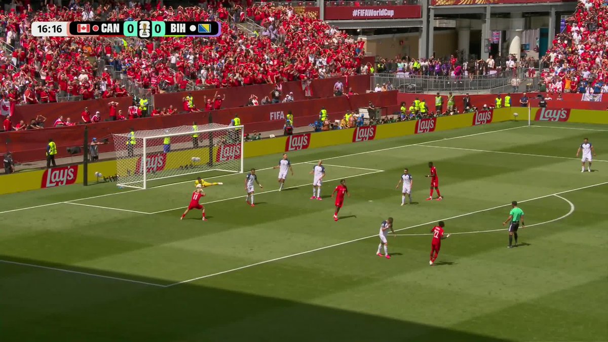 Jonathan David has a big chance but it is saved by Nikola Vasilij.