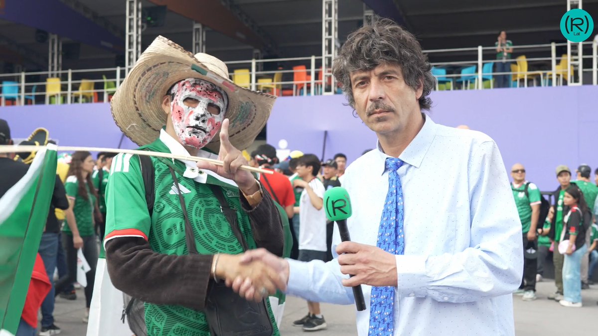 México ganó 2-0, apareció un sudafricano en el Zócalo, desapareció Spider-Man y Fer La Salvia confirmó que la geopolítica mundial cabe perfectamente en una fila para entrar al Fan Fest. ¡NO TE PIERDAS EL REPORTAJE COMPLETO EN CANAL RED AMÉRICA LATINA! 📺 #Mexico #Mundial2026