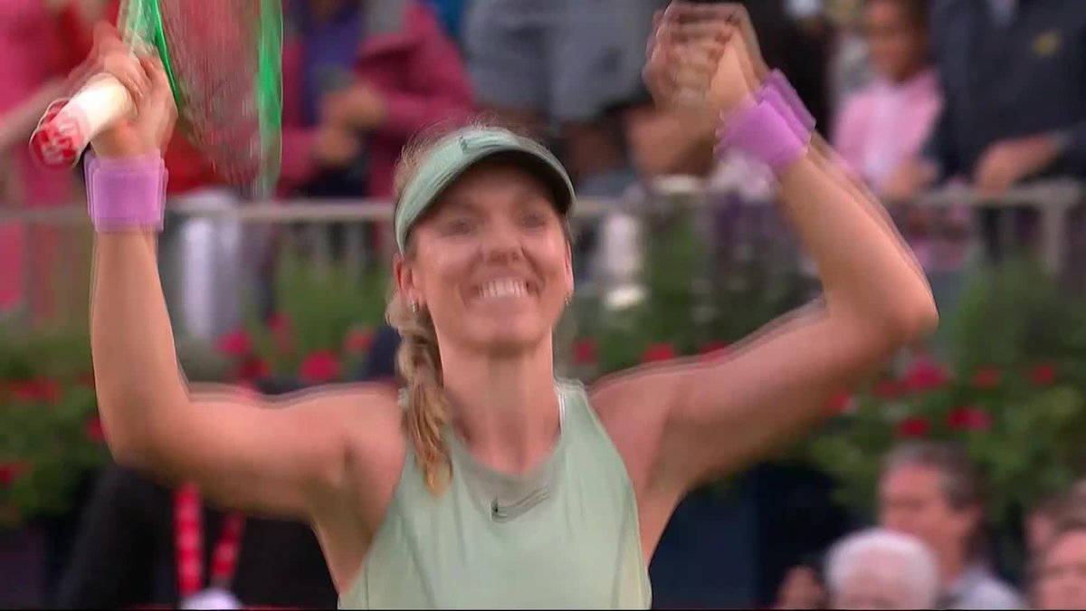 ON HER HOME TURF‼️ Katie Boulter defeats the No.1 seed Rybakina in a thrilling three set battle, and books her ticket into the semifinals. #HSBCChampionships