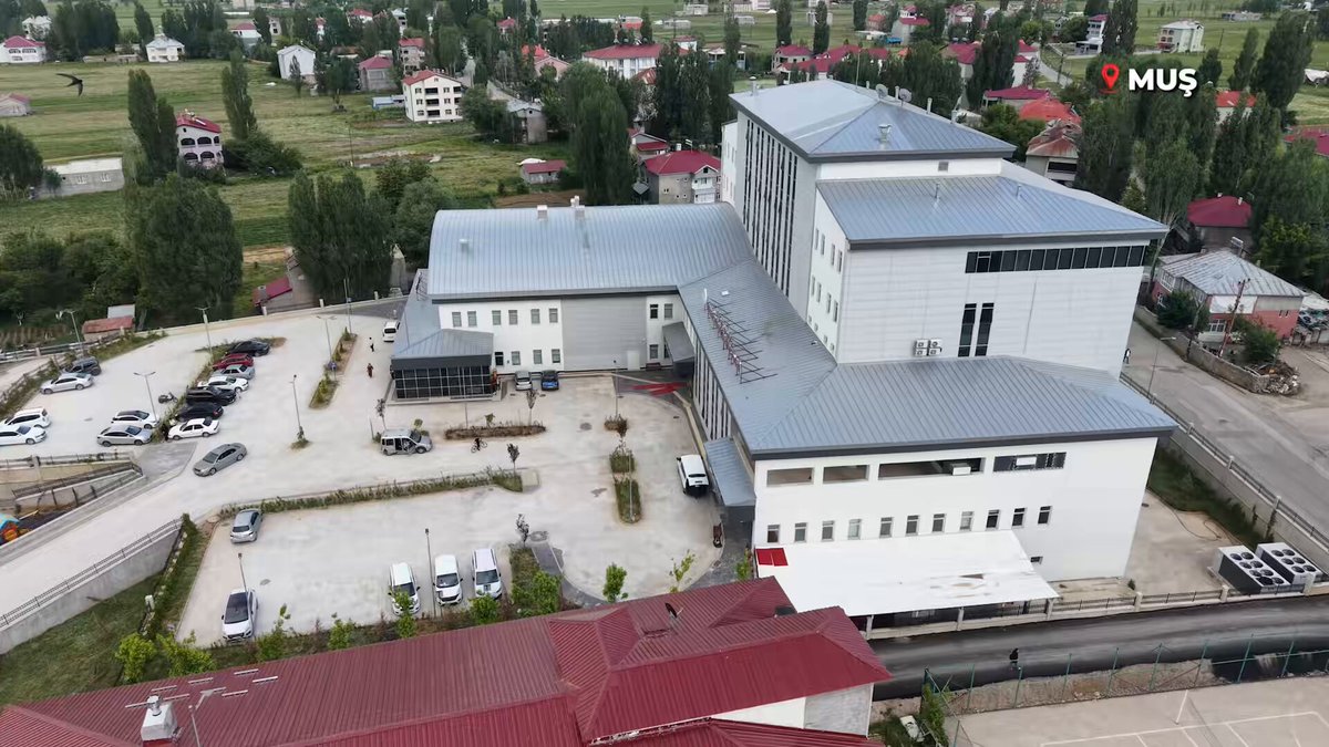 “Muş’ta bugün 700 hasta yatağımız var. Yapımı tamamlanmak üzere olan 500 yataklı hastanemizin hizmete girmesiyle birlikte hasta yatağı sayımız 1.200’ün üzerine çıkacak.” Sağlık Bakanımız Prof. Dr. Kemal Memişoğlu, Muş Hasköy Devlet Hastanesi’nin açılış töreninde katılımcılara hitap etti.