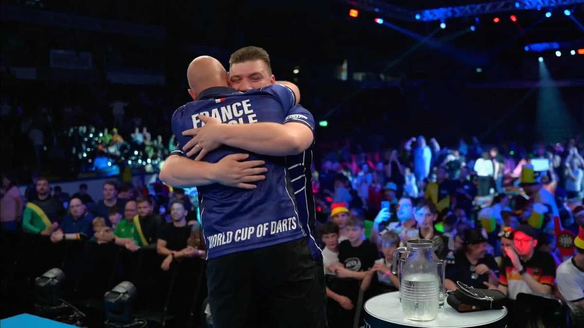 SACRE BLEU 😱🇫🇷 France have come back from 3-0 down to defeat Austria 4-3 and advance into the knockout stage! 🙌 📺 #WCOD26
