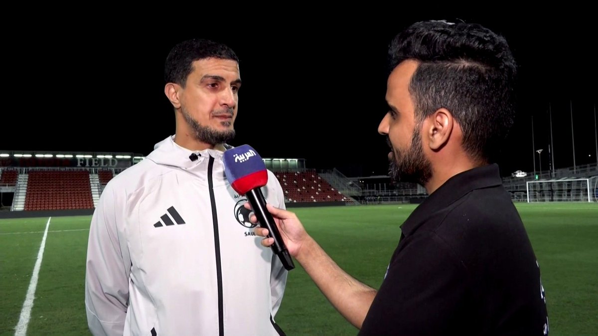 • ماذا يقصد بتغيير الصورة النمطية؟ • هل تعمد الفريق الإعلامي تغيير الصورة النمطية باجتهاد منهم أم بتوجيه منه؟ • هل إشادته بتغيير الصورة النمطية تعني عدم رضاه عن عمل من سبقه؟ • هل قوله "ما ودي أحكي عن مرحلة سابقة" انتقاد مبطّن؟ • هل هذا الوقت المناسب لمثل هذا الحديث؟ • هل استغل مراسل العربية المفرج لتصفية حسابات مع الأجهزة الإدارية السابقة؟ -
