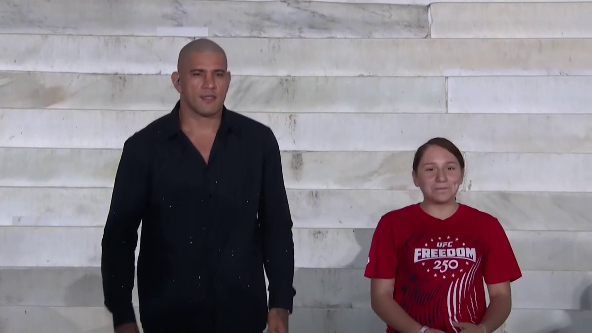 THE PRODUCTION FOR THIS UFC WHITE HOUSE CARD IS INSANE