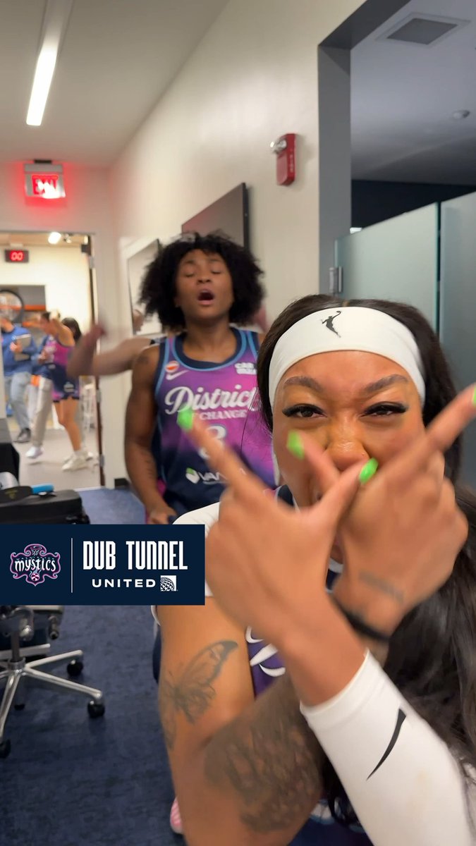 WMWMWMWM Dub Tunnel | United Airlines